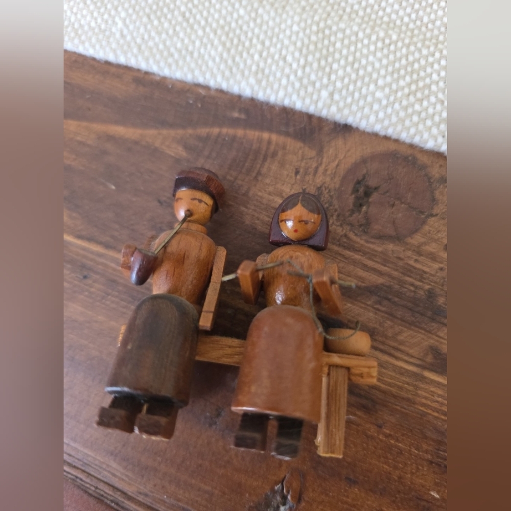 Vintage Older Couple Knitting Erzgebirge Figure